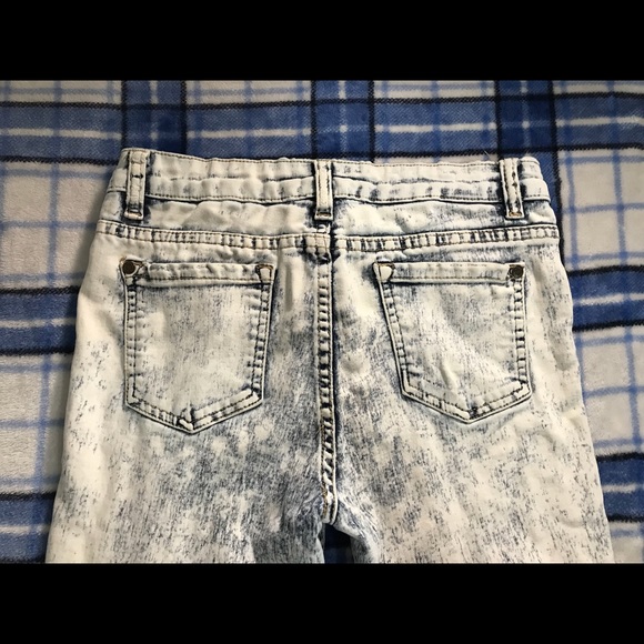 Women’s Jeans - Picture 3 of 4
